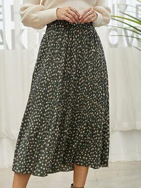 Floral Pleated Midi Skirt in Dark Green